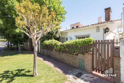 Casa 2 dormitorios en venta, Benegas 8200, Fisherton, Rosario